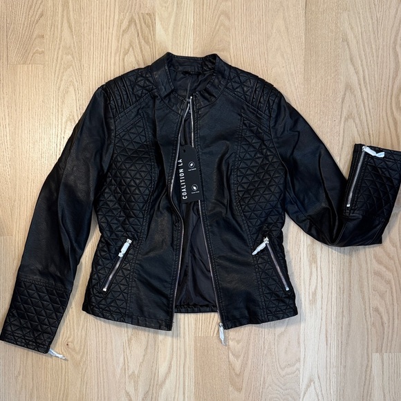 Lulus Jackets & Blazers - Lulu's Black Quilted Faux Leather Moto Jacket